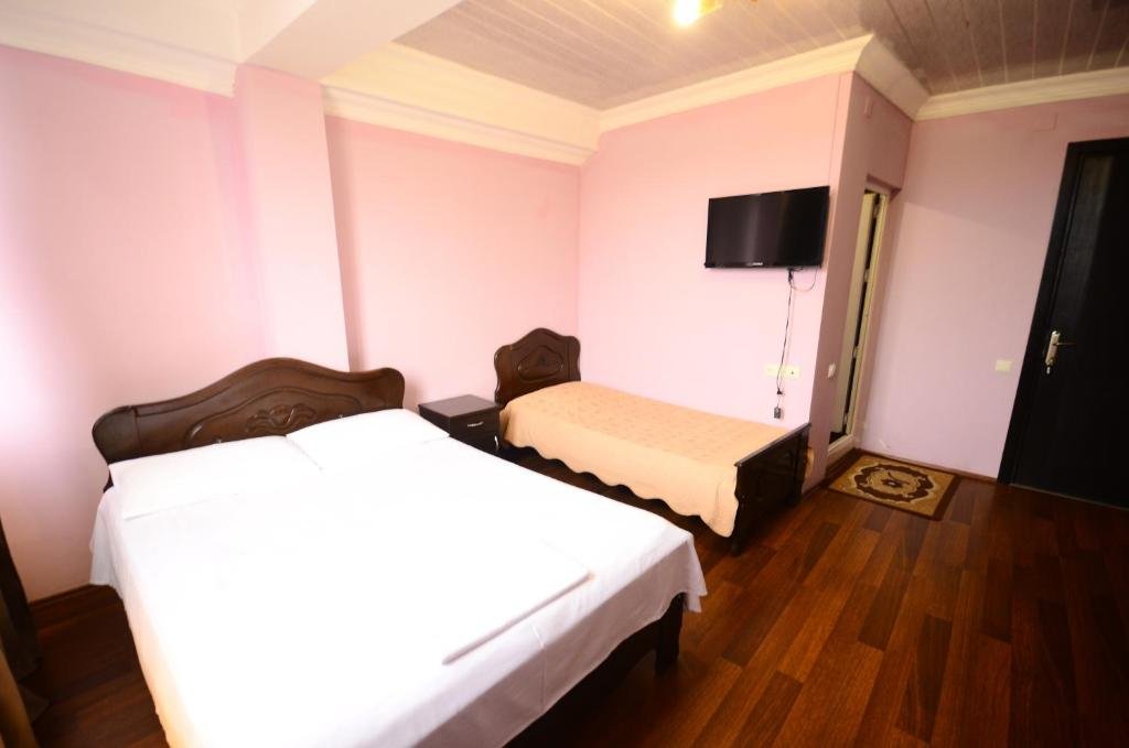Батуми: Hotel Peria