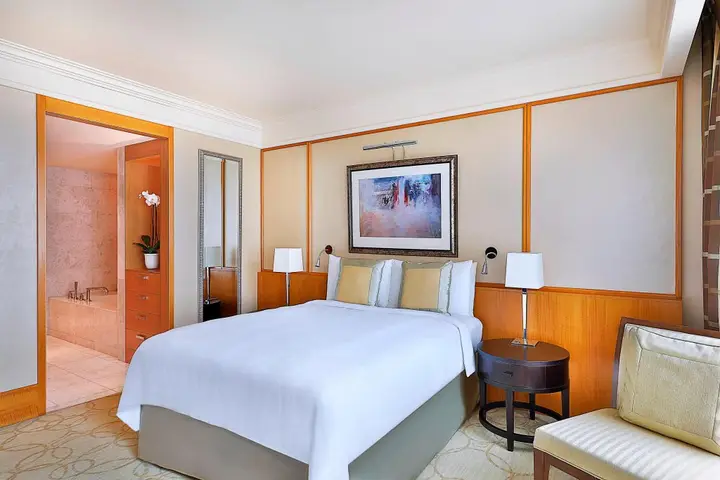 Дубай: The Ritz-Carlton Residences, Dubai International Financial Centre