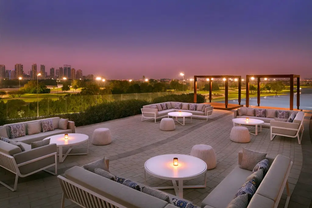 Дубай: Отель Vida Emirates Hills
