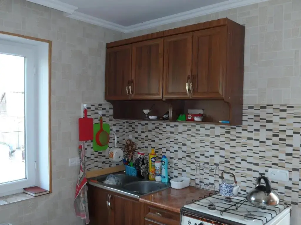Гори: California Guest House