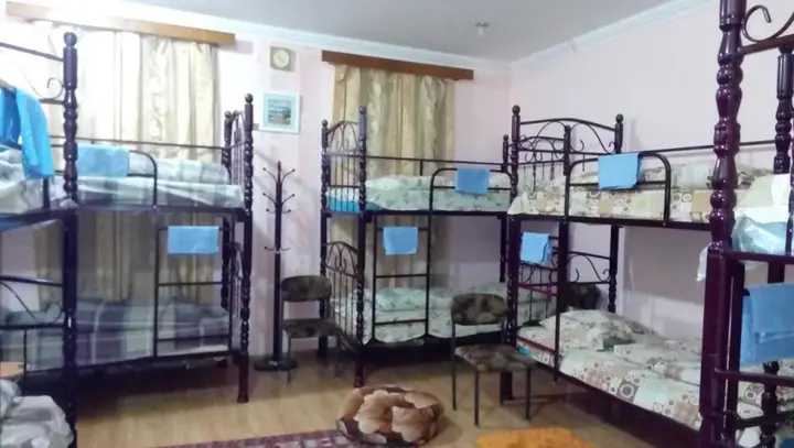Гори: California Guest House