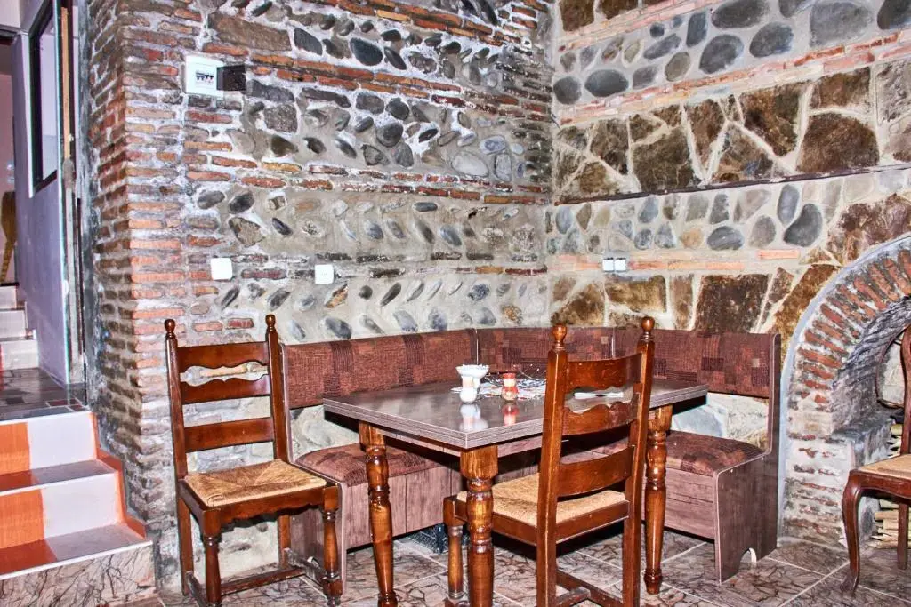 Гори: California Guest House