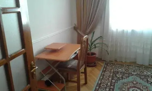 Баку: Neftiannikov Avenue Apartment