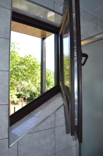 Zaqatala: Cobalt cottage