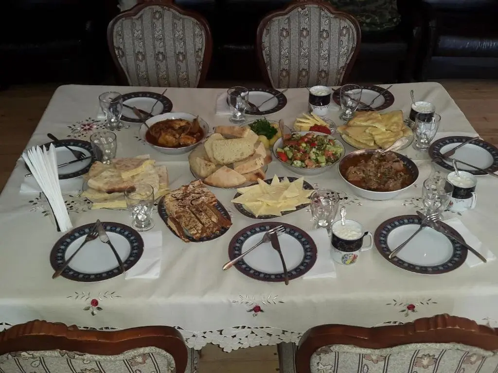 Местиа: Guest House Vivaushba