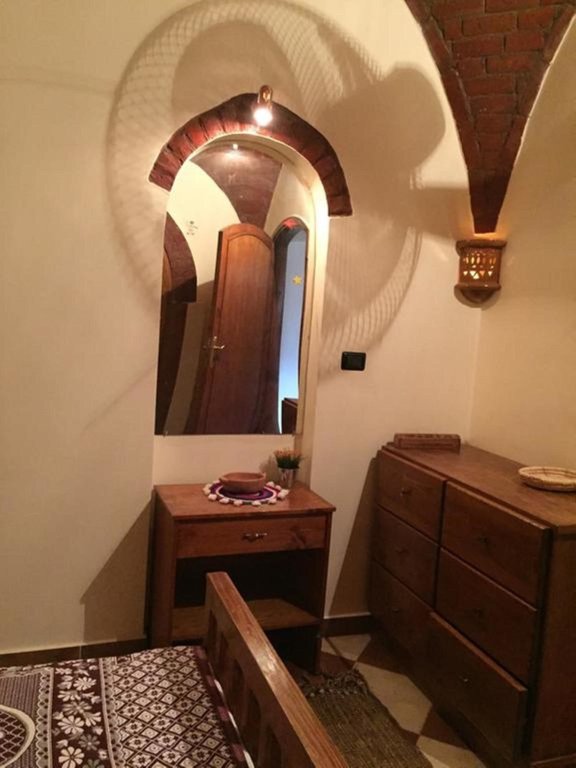 Луксор: Shahhat House