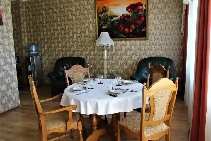 Речица: Gostinichnyy Kompleks Dnepr