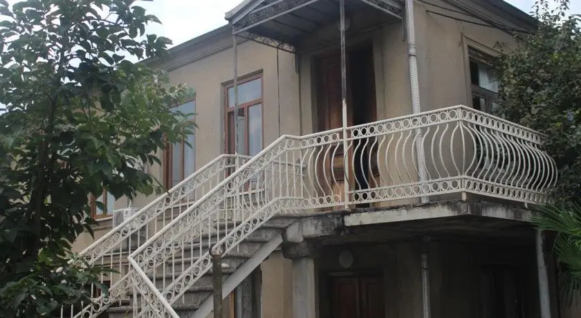 Зугдиди: Guest House Rustaveli 38