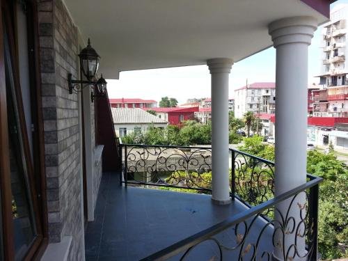 Кобулети: Guest House Rustaveli