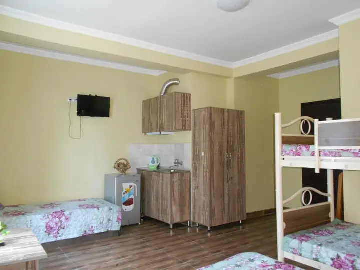 Уреки: Magnetic Sand Hotel