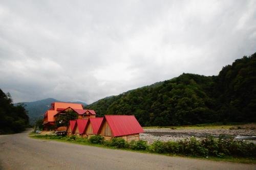 Чакви: Hotel Chveneburi