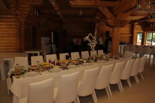 Чакви: Hotel Chveneburi