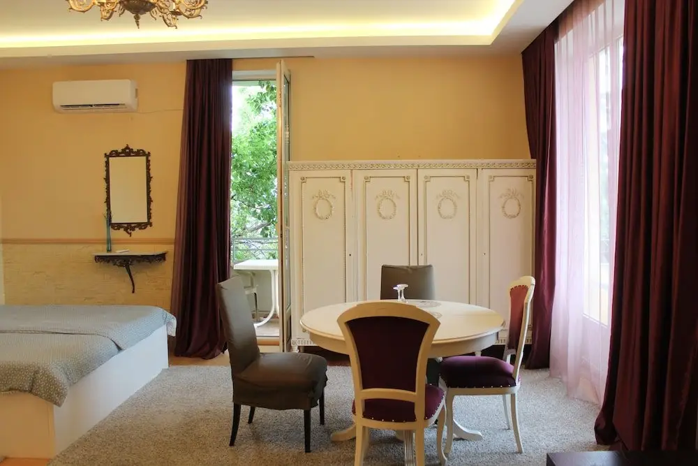 Тбилиси: Hotel Gallery