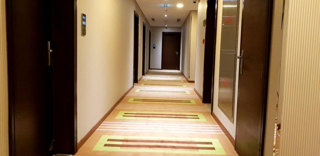 Дубай: Jacob's Garden Hotel