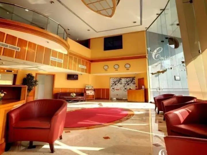 Дубай: Jacob's Garden Hotel