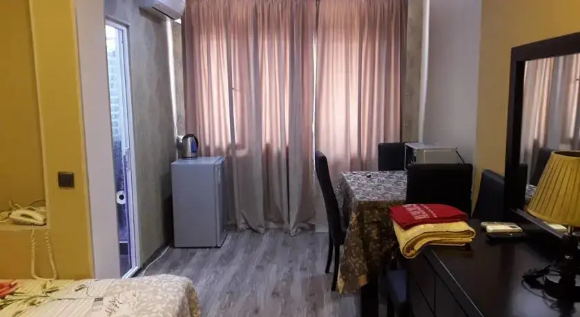 Тбилиси: Guets House Brothers