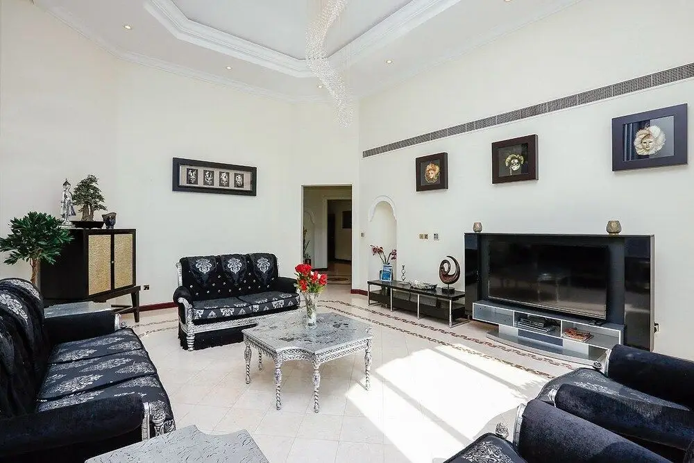 Дубай: E&T Holiday Homes - Frond C Villa