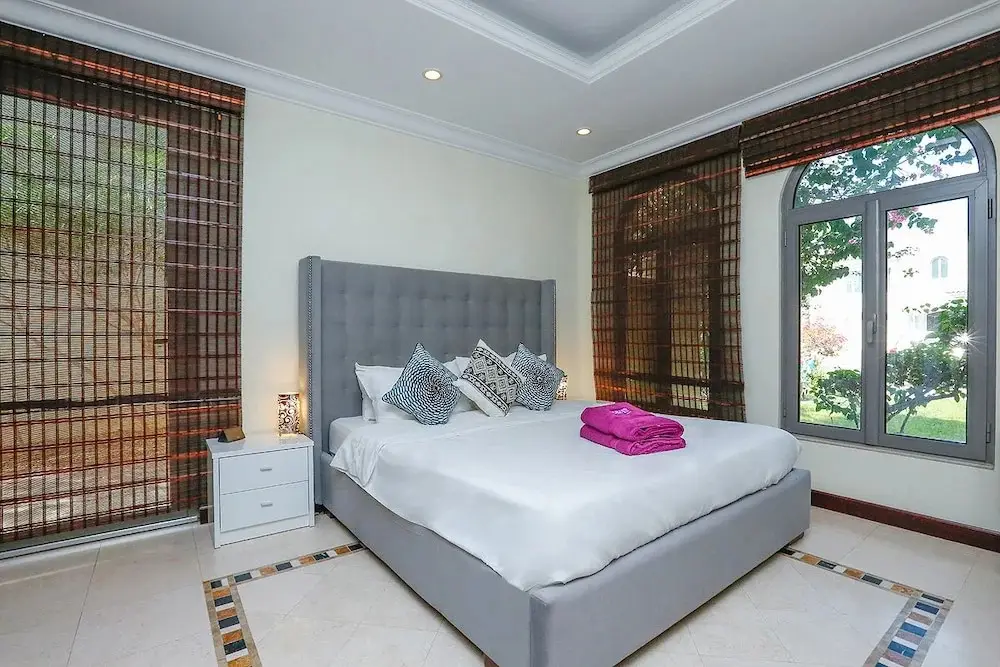 Дубай: E&T Holiday Homes - Frond C Villa