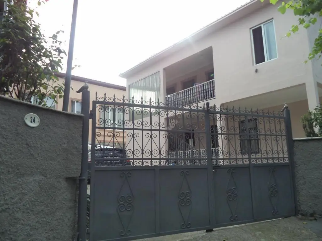 Батуми: Maikos House