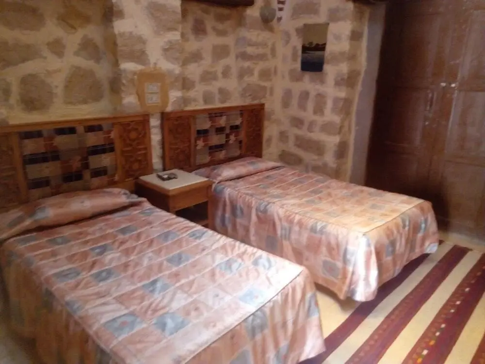 Аль-Бавити: Aliyah Lodge