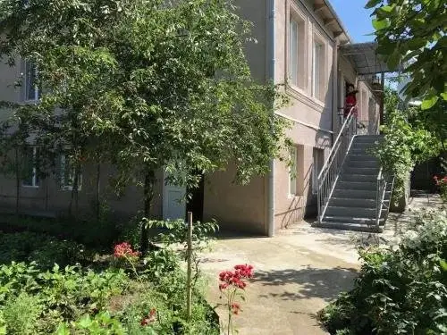 Они: Guest House M&B