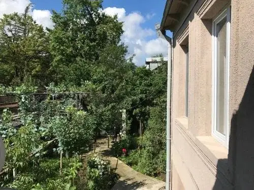 Они: Guest House M&B