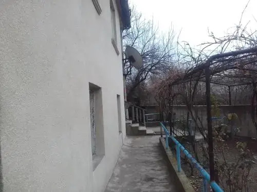 Одзун: Hotel Agasi