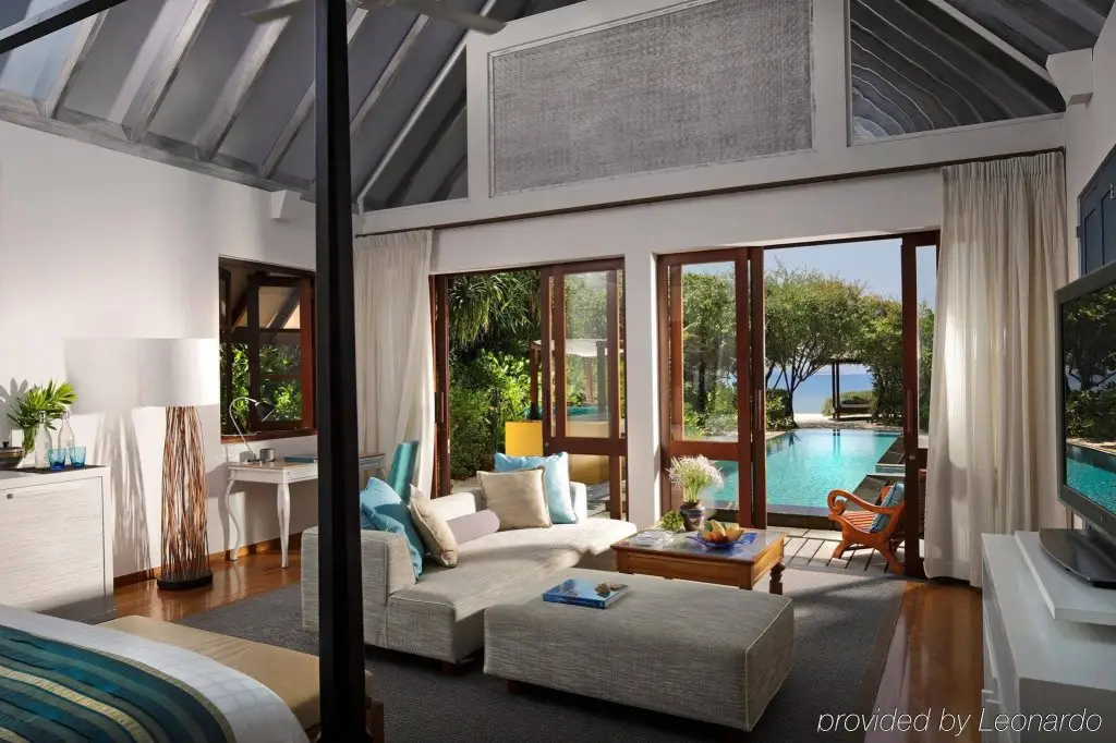 Four Seasons Resort Maldives at Landaa Giraavaru — фото 1