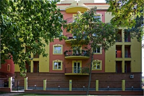 Ереван: Residence Yezeguelian