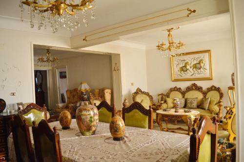 Александрия: Private Room in Alexandria