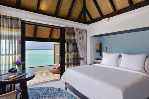 Four Seasons Resort Maldives at Kuda Huraa — фото 1