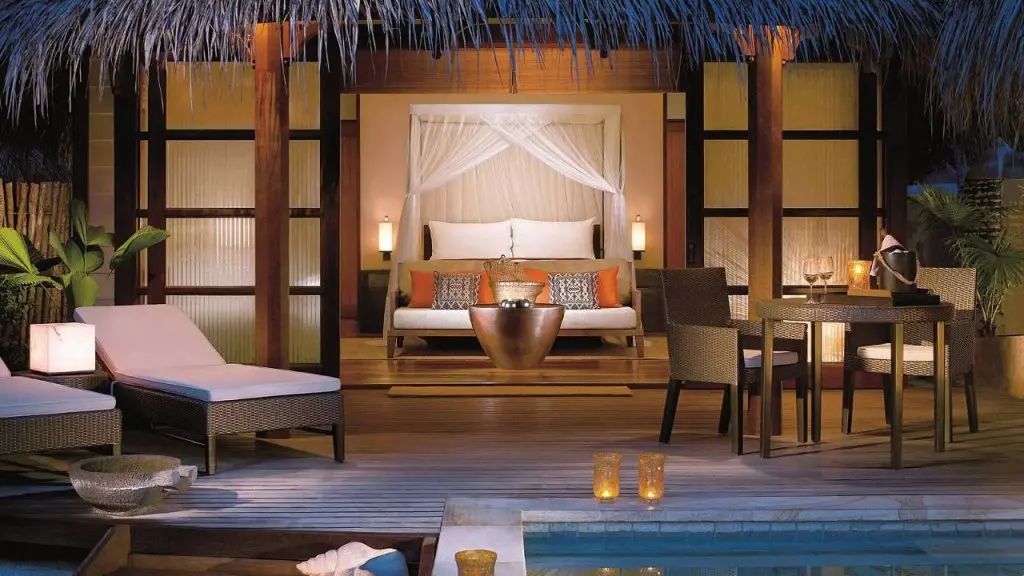 Северный атолл Мале: Four Seasons Resort Maldives at Kuda Huraa