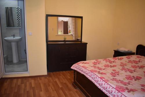 Местиа: Guest House Ketevan Niguriani