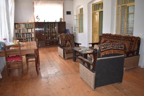 Местиа: Guest House Ketevan Niguriani