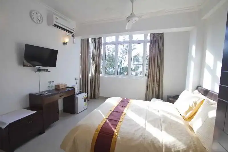 Северный атолл Мале: Newtown Inn Royal