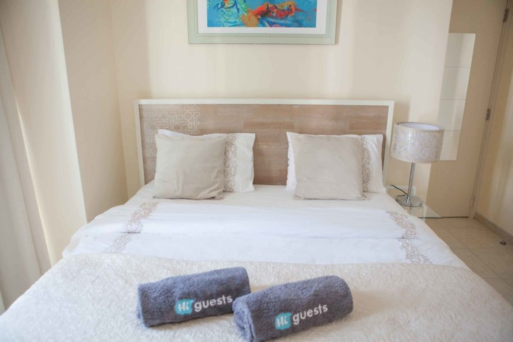 Дубай: HiGuests Vacation Homes - Al Majara 2