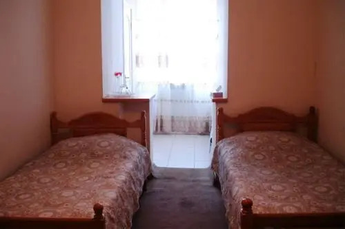 Иджеван: Hotel Mosh