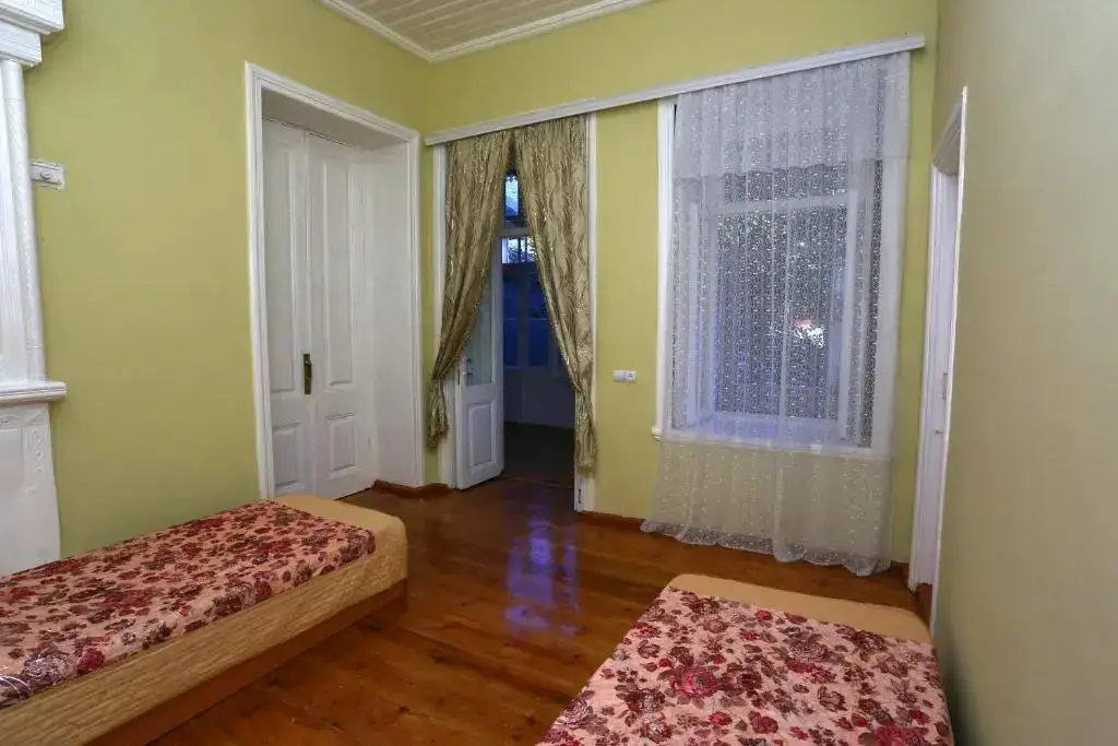 Шеки: Ilham Mustafa Houses