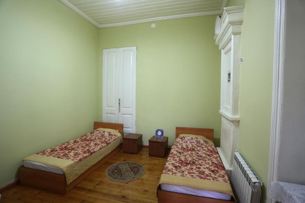 Шеки: Ilham Mustafa Houses