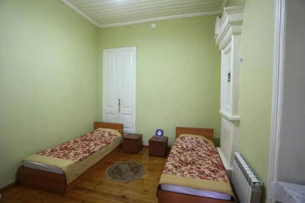 Шеки: Ilham Mustafa Houses