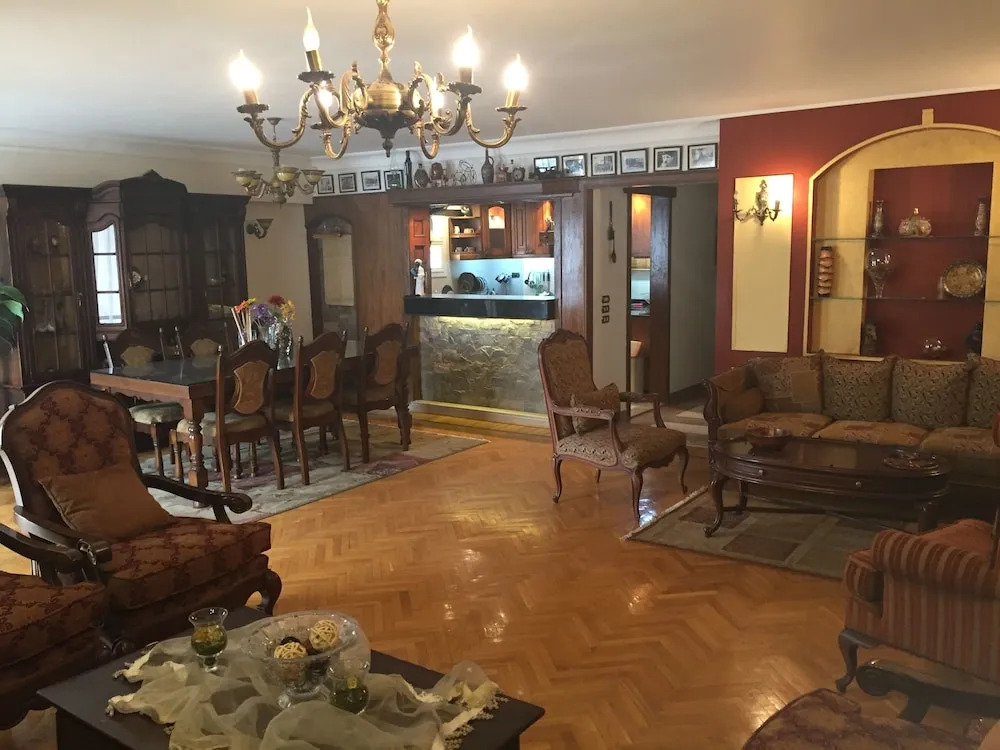 Каир: Luxurious Apartment