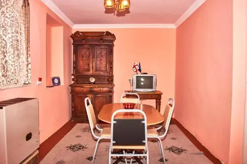 Гори: Nukri Guest House
