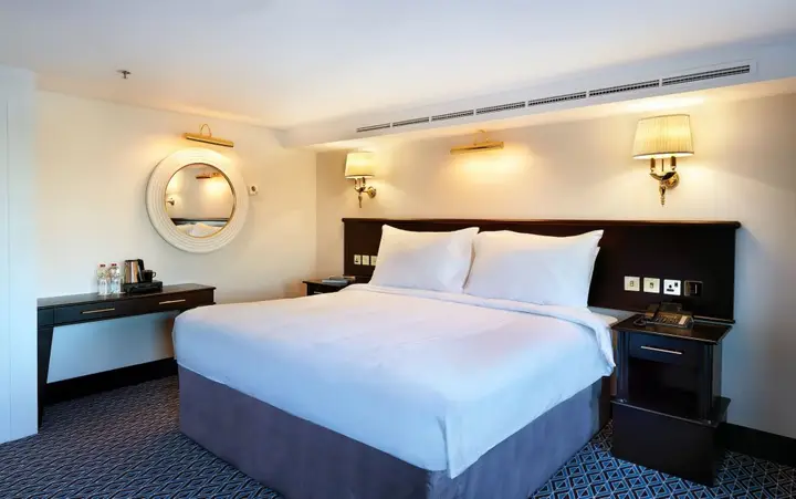 Дубай: Queen Elizabeth 2 Hotel