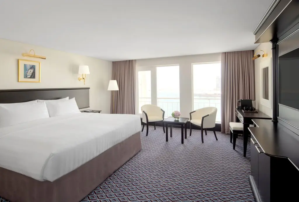Дубай: Queen Elizabeth 2 Hotel