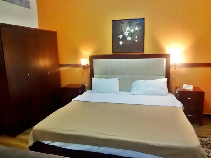 Дубай: Baisan Hotel Apartment