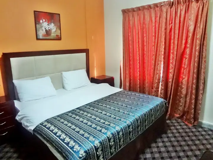 Дубай: Baisan Hotel Apartment
