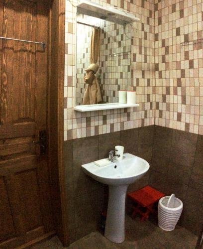 Зеда Тлуги: Guest House Mtashi House