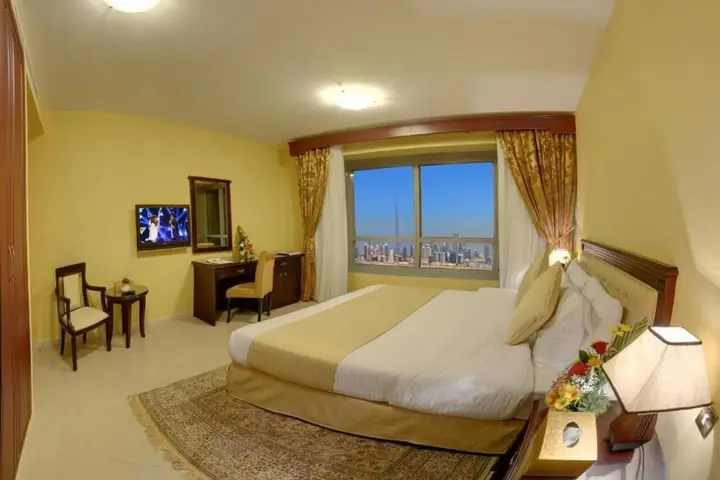 Дубай: Deira Suites Hotel Apartment