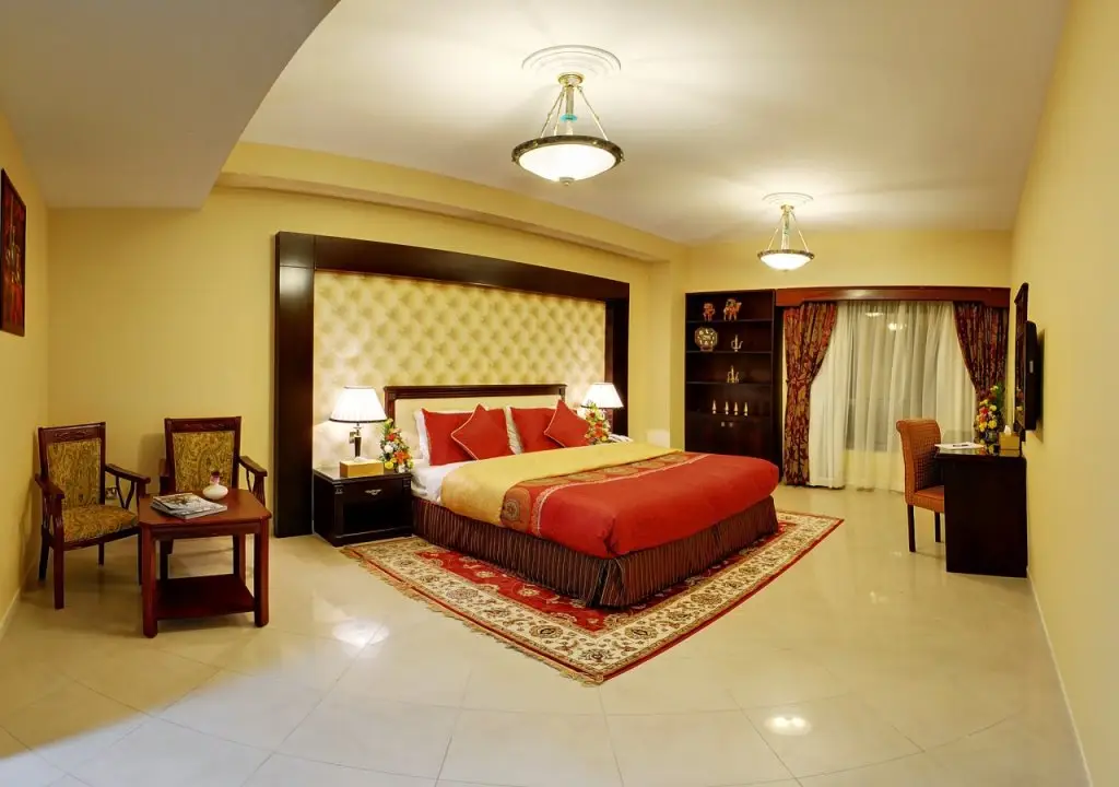 Дубай: Deira Suites Hotel Apartment