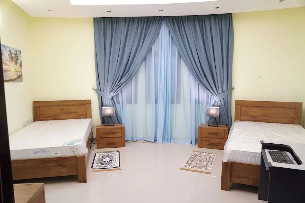 Дубай: Emirates Hills Lake View Villa